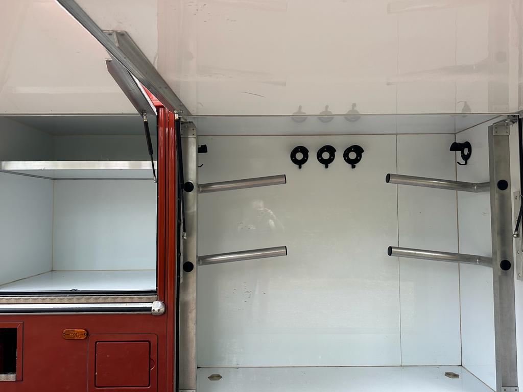 15-tonne coach-built DAF. Auto. 4 large stalls. Sleeps 4