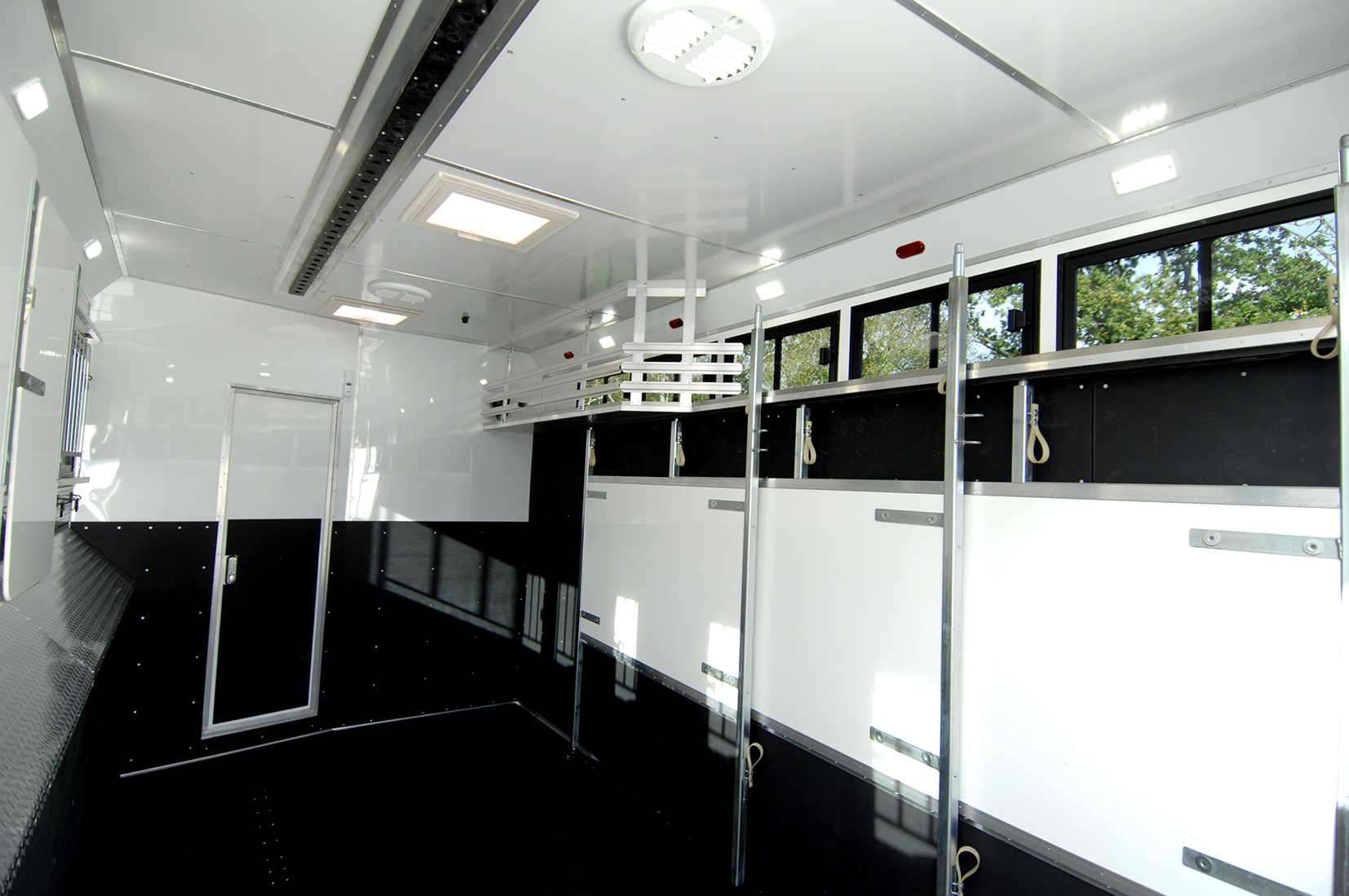 New build RHD Volvo Luxury 18-tonne EQ-built 5 stall / 6 berth