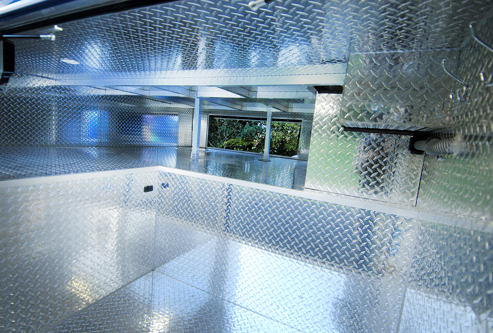 New build RHD Volvo Luxury 18-tonne EQ-built 5 stall / 6 berth