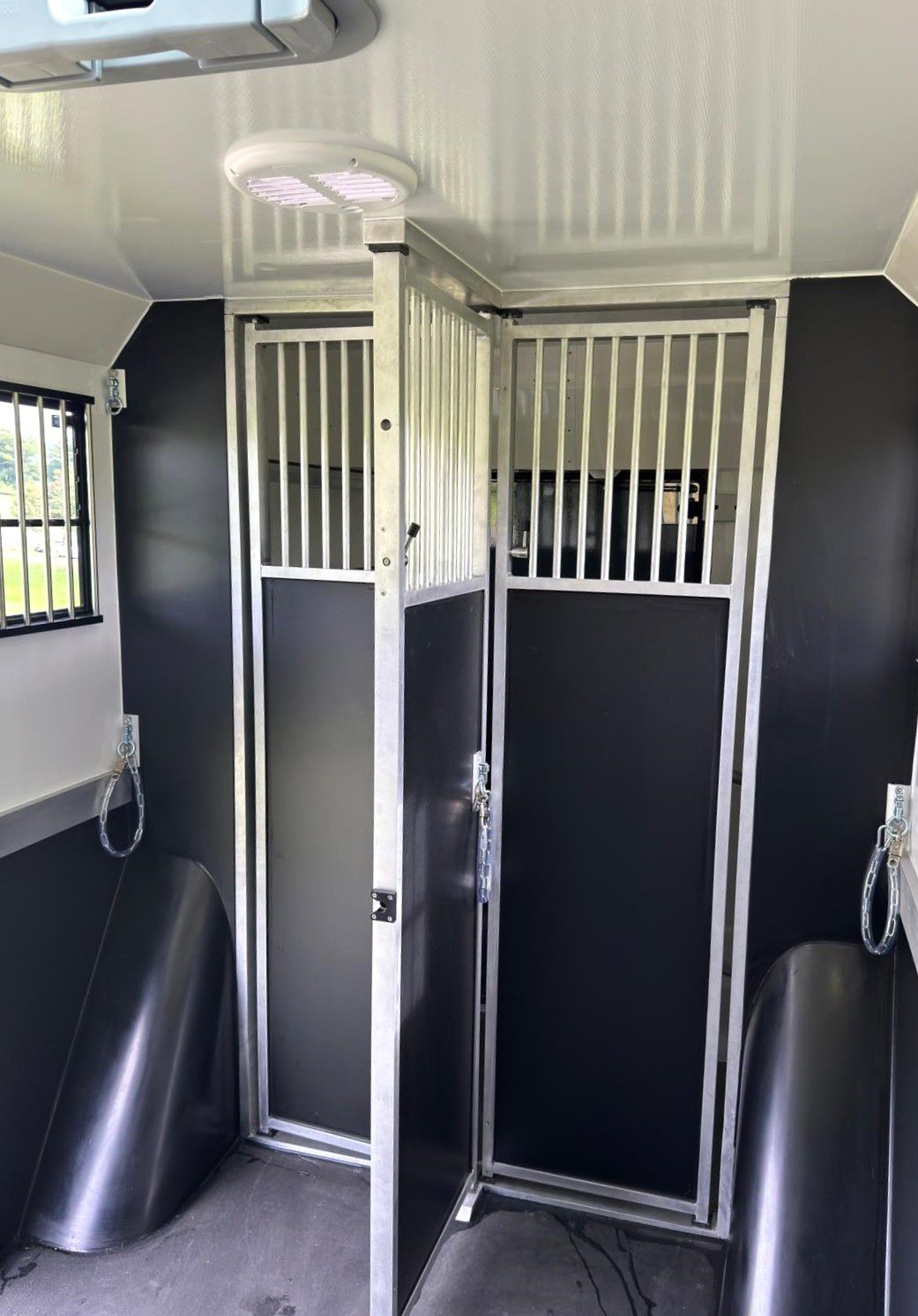 New-build LHD Citroen 3.5-tonne Professional horsebox. 2 stall