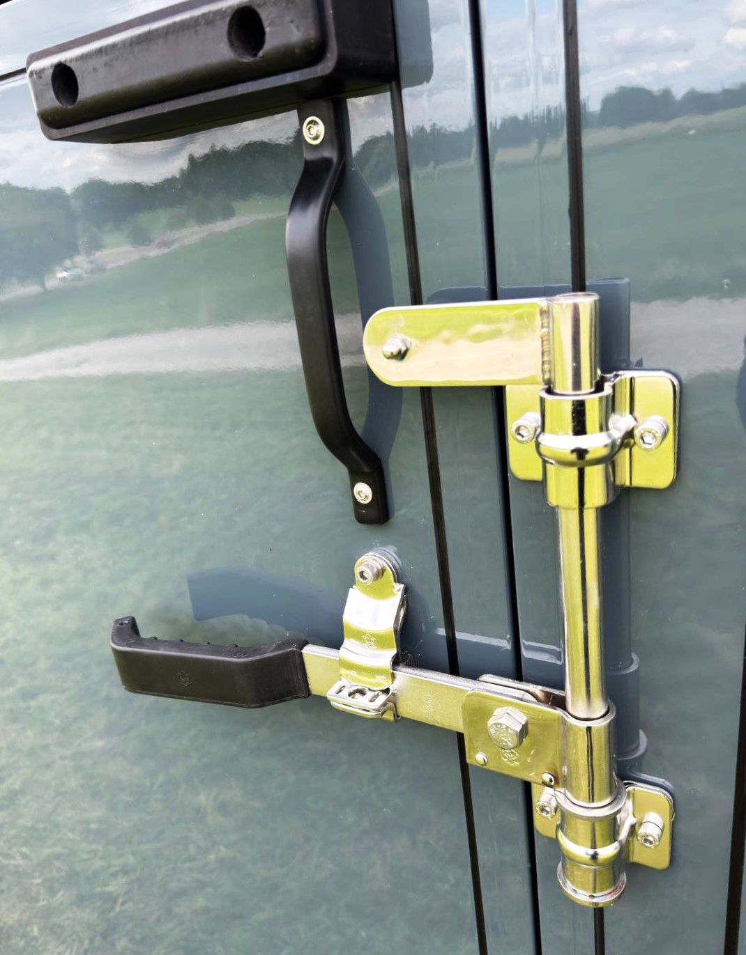 New-build LHD Citroen 3.5-tonne Professional horsebox. 2 stall