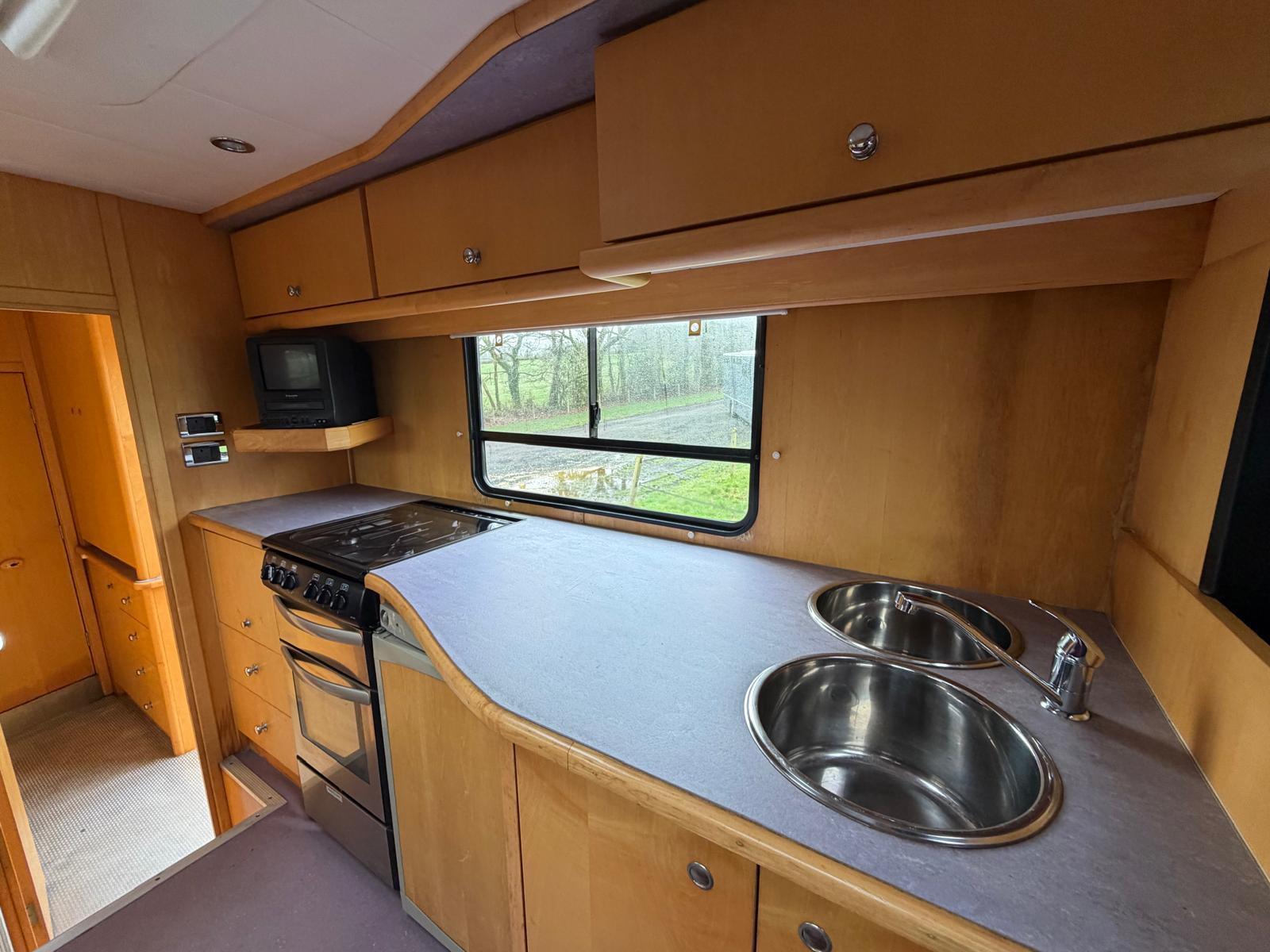 Whittaker 14-tonne 4 large stall 4 berth luxury horsebox
