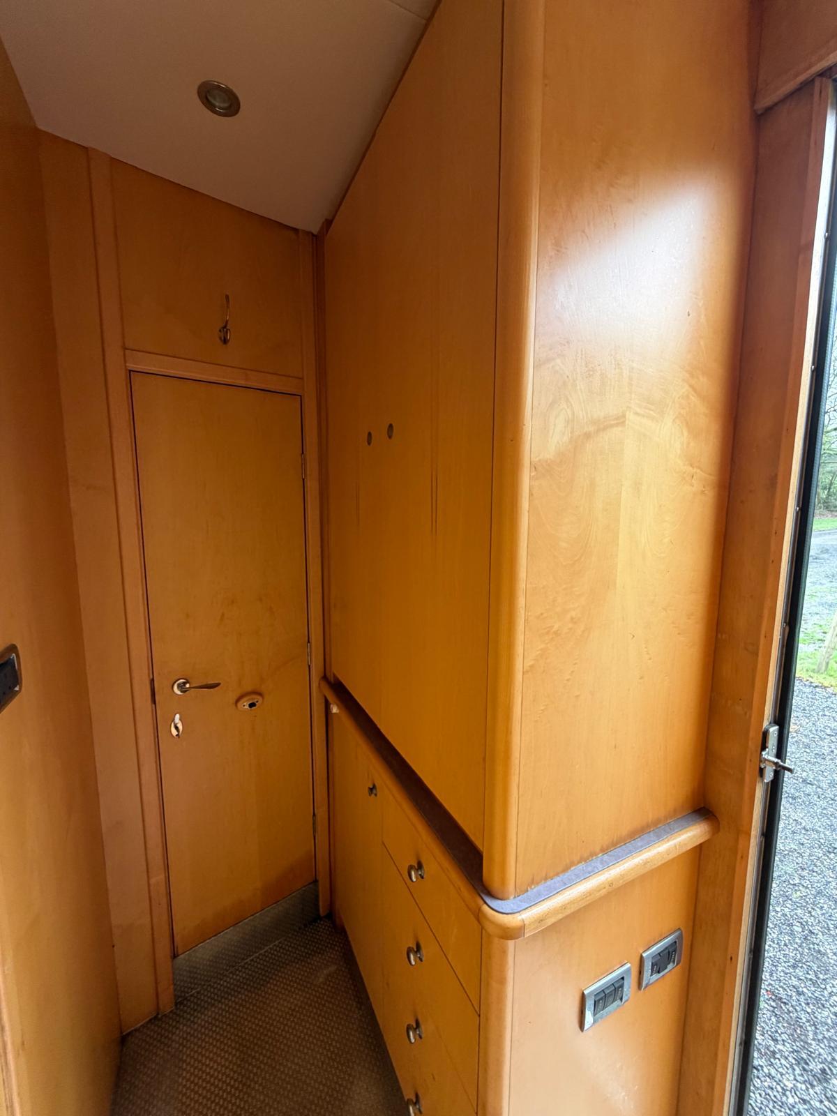 Whittaker 14-tonne 4 large stall 4 berth luxury horsebox