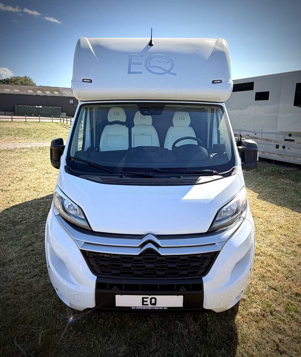 New-build LHD 3.5-tonne Citroen Professional horsebox. Auto. 2 stall
