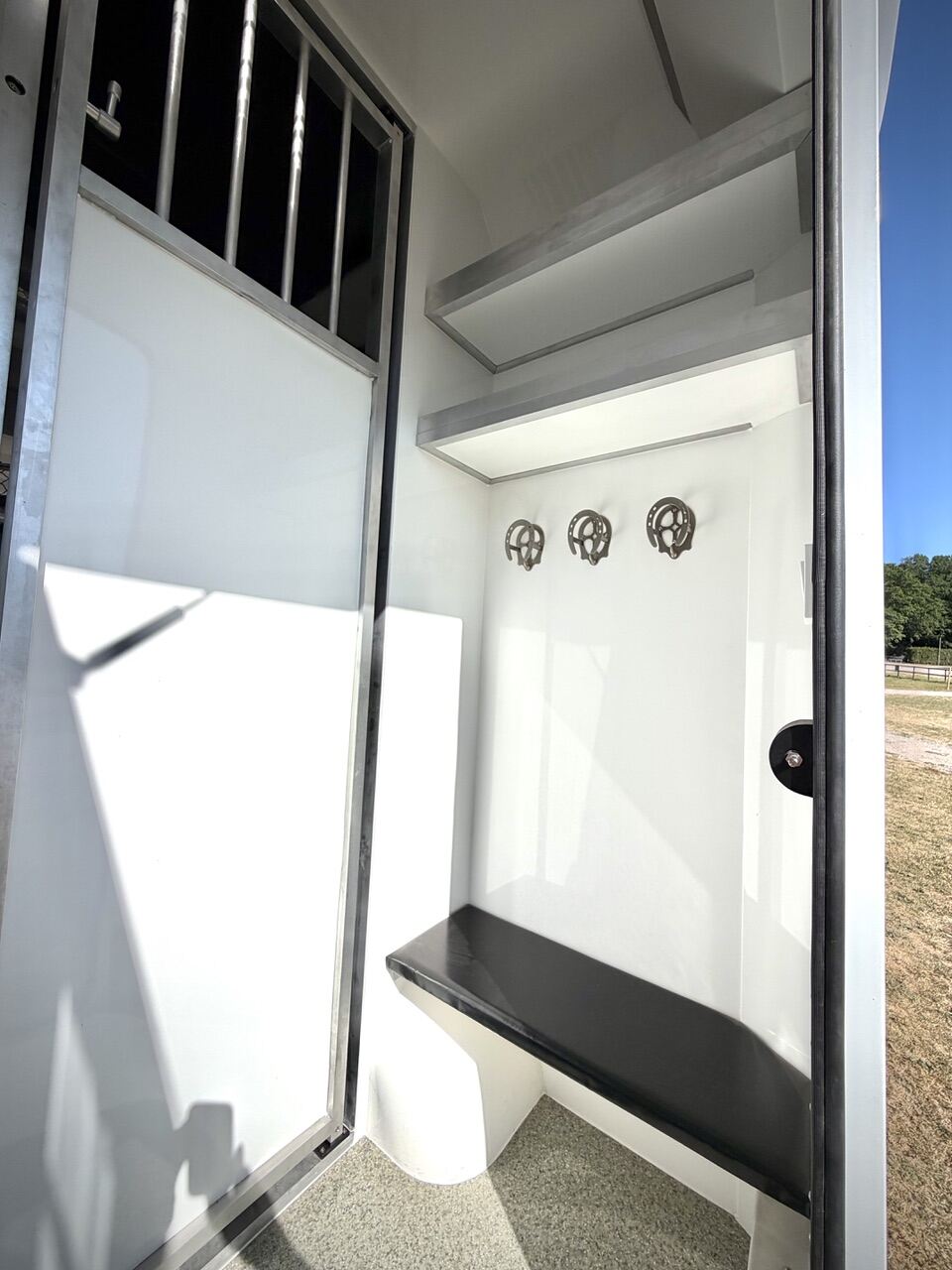New-build LHD 3.5-tonne Citroen Professional horsebox. Auto. 2 stall