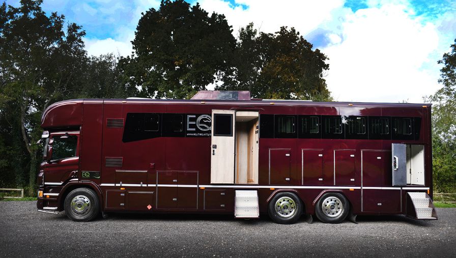 2021 Luxury 26-tonne Scania EQ-built horsebox. 6 large stall / 6 berth