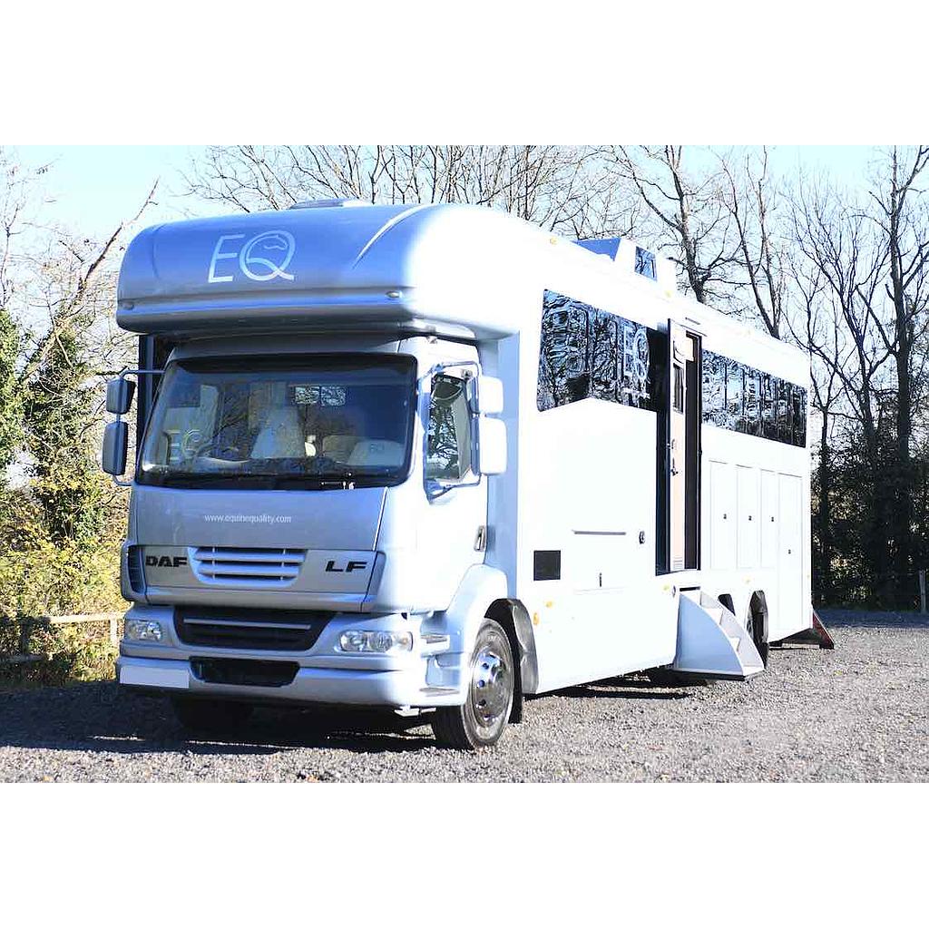 2022 EQ built 21-tonne 3-axle 5 large stall, 6 berth Luxury horsebox