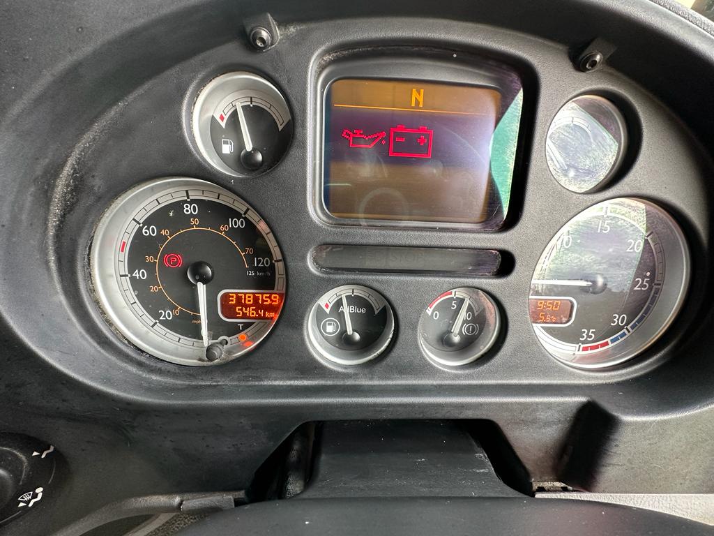 15-tonne coach-built DAF. Auto. 4 large stalls. Sleeps 4