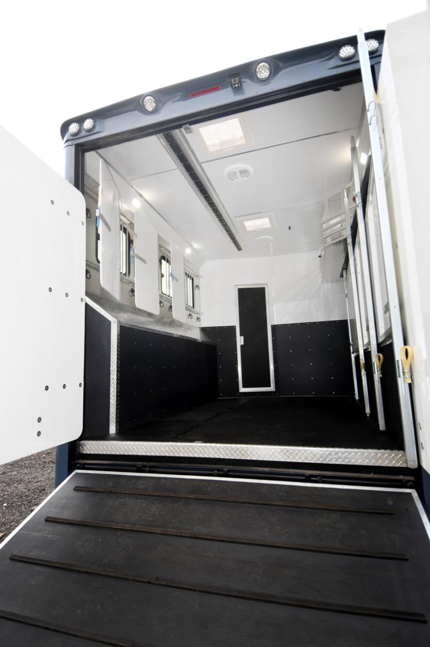 New-build Luxury 12-tonne DAF EQ-built horsebox. 4-stall / 6 berth