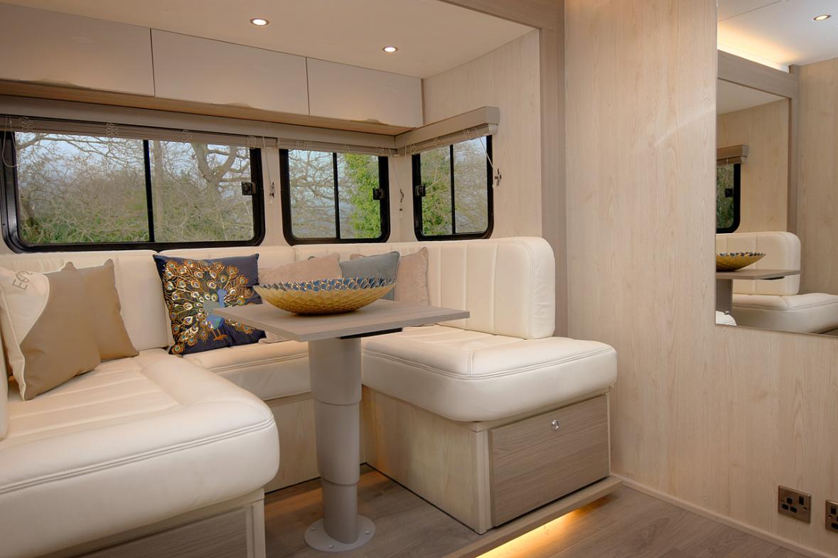 New-build Luxury 12-tonne DAF EQ-built horsebox. 4-stall / 6 berth