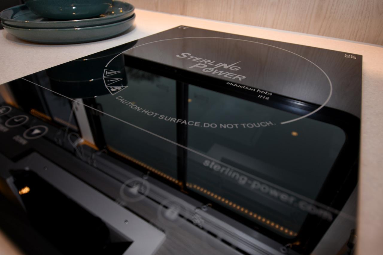 New-build Luxury 12-tonne DAF EQ-built horsebox. 4-stall / 6 berth