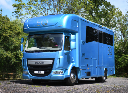 2025 EQ built Luxury 7.5 tonne horsebox. 3 stall. 4 berth