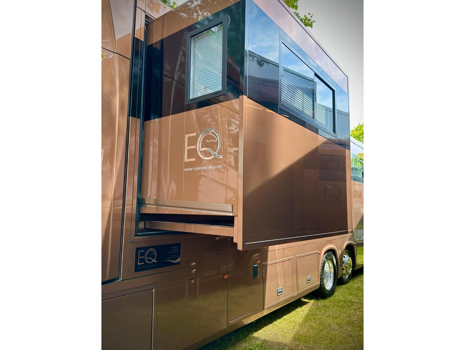 New build Scania Premium Luxury 26-tonne EQ-built horsebox. 5 stall / 6 berth