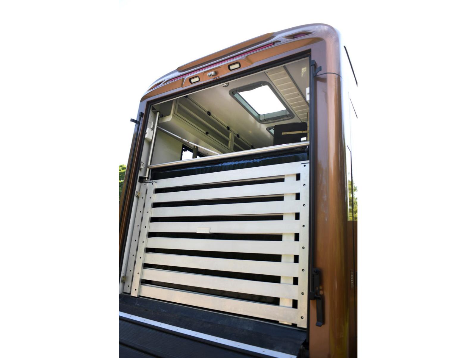 New build Scania Premium Luxury 26-tonne EQ-built horsebox. 5 stall / 6 berth