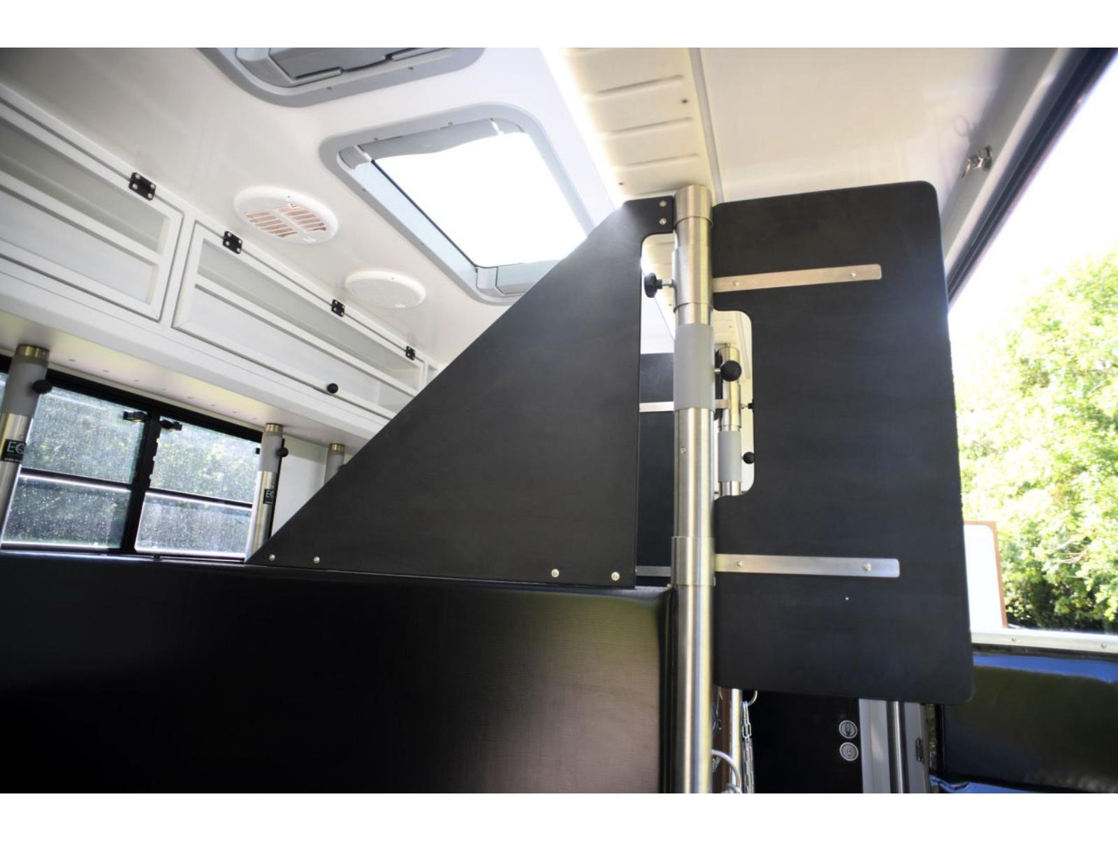 New build Scania Premium Luxury 26-tonne EQ-built horsebox. 5 stall / 6 berth