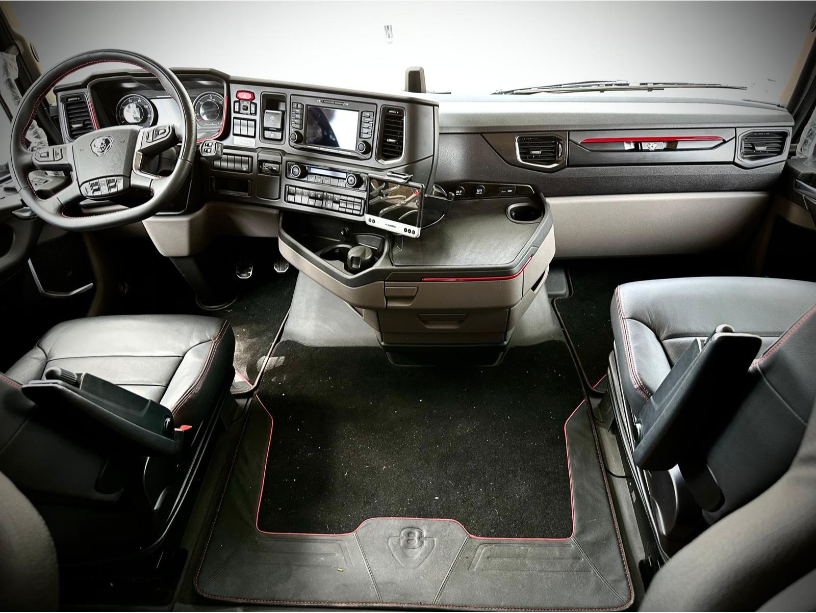 New build LHD Scania S520 Premium Luxury 26-tonne EQ-built horsebox. 5 stall / 7 berth