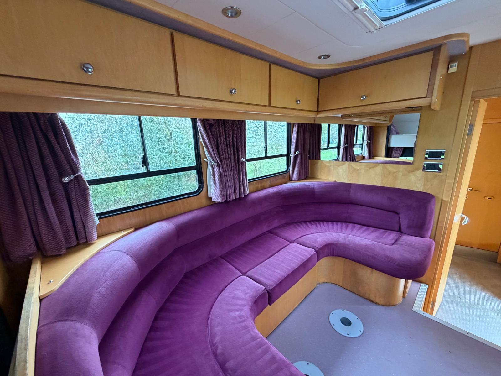 Whittaker 14-tonne 4 large stall 4 berth luxury horsebox